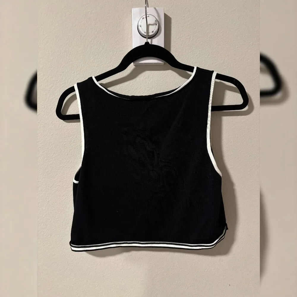 OAK + FORT Button Front Tank - Picture 2 of 2